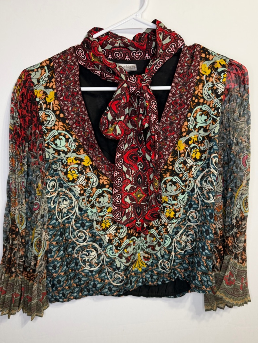 Alice + Olivia Elaina Sunburst Pleated Tie-Neck Bow Blouse Women’s Size 8 - Picture 3 of 10